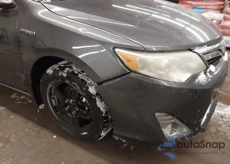 2013 Toyota Camry Hybrid Xle z USA, uszkodzony, nr VIN 4T1BD1FK2DU095425